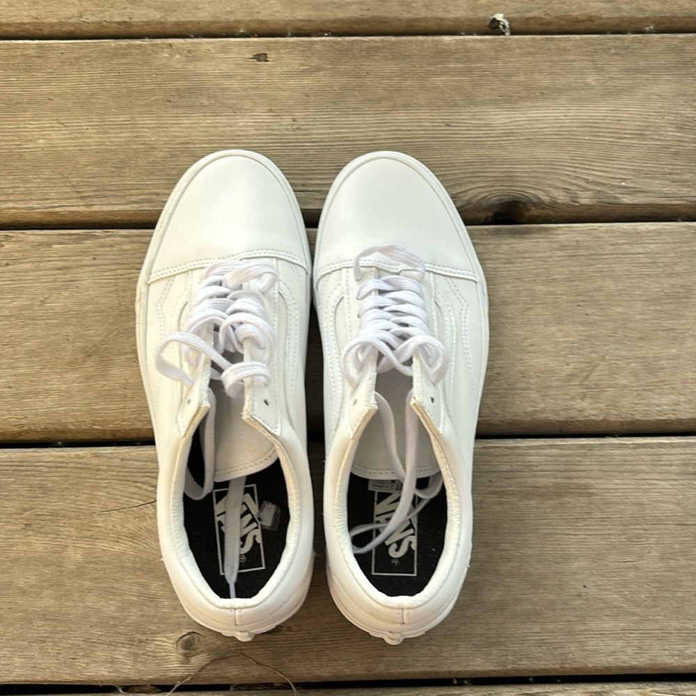 Never worn, Vans all white, Men’s 9.5